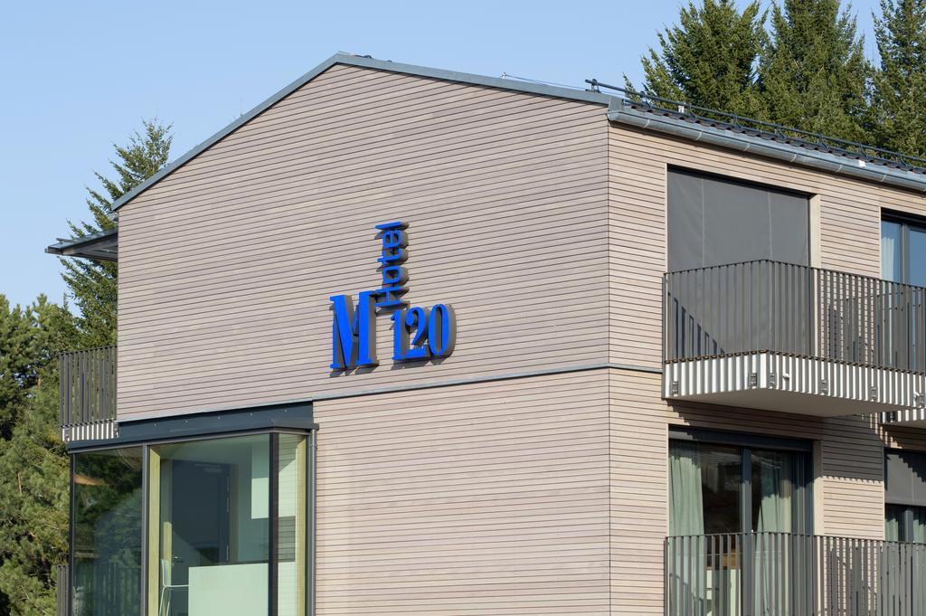 Hotel M120 Unterfoehring Bagian luar foto